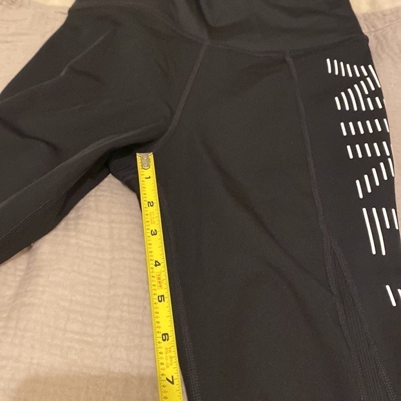 Nike black leggings with back pocket. Size Xs. - Picture 10 of 11